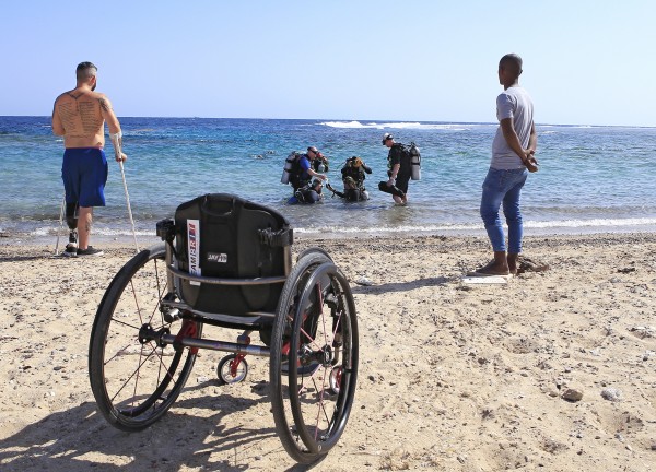 Deptherapy programme members undertaking open water training at Roots Red Sea in Autumn 2016. Photo - Dmitry Knyazev